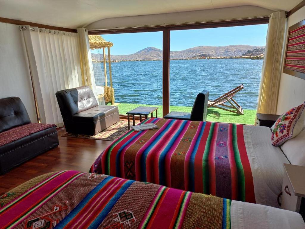 Uros Aruma-Uro On Uros Floating Islands Hotel Puno Exterior photo