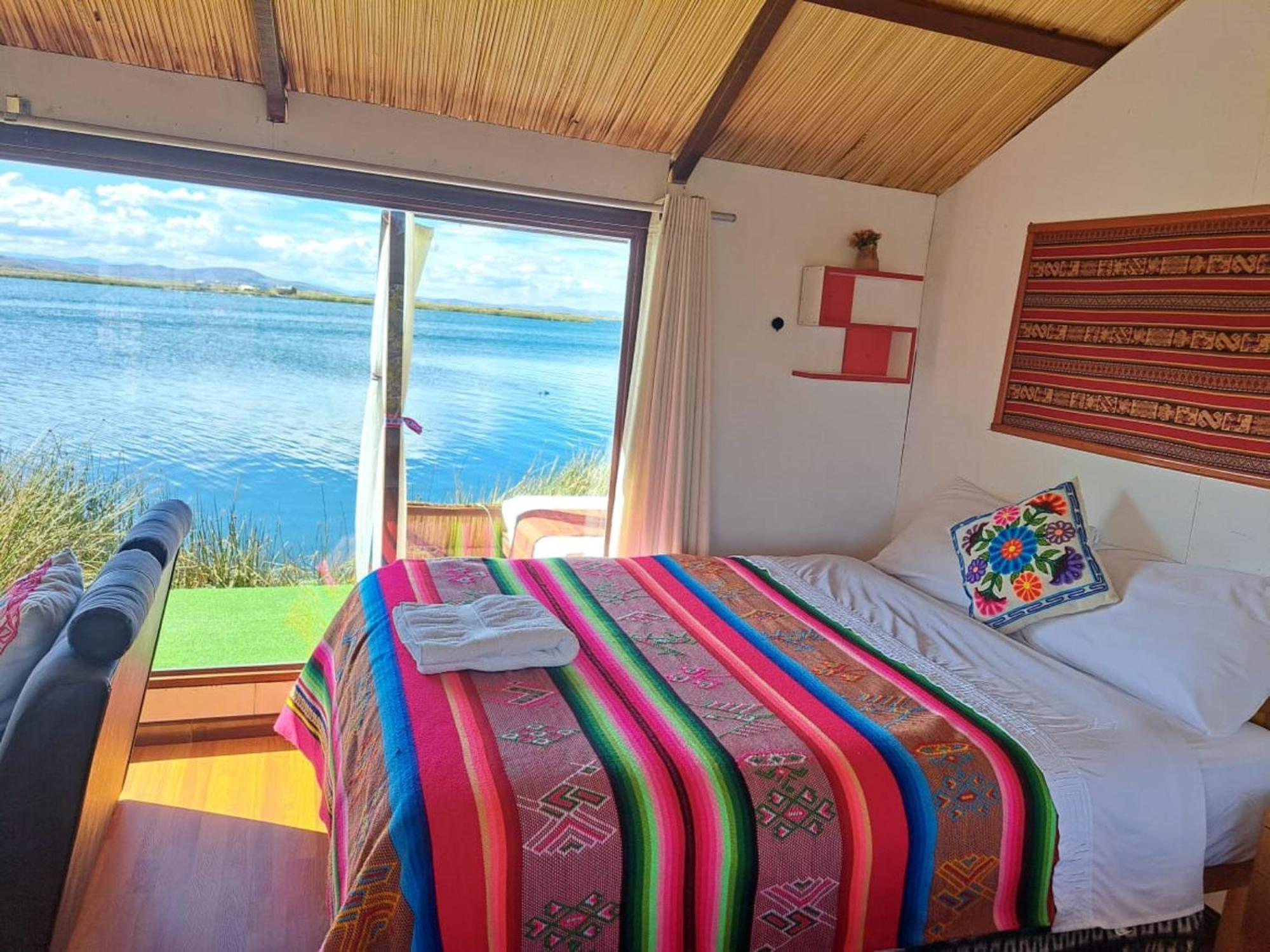 Uros Aruma-Uro On Uros Floating Islands Hotel Puno Exterior photo